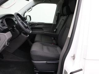 Volkswagen Transporter Volkswagen Transporter 2.0TDI 150PK Lang Highline | Imperiaal | Trekhaak | Navigatie | Airco | 3-Persoons - afbeelding nr 18