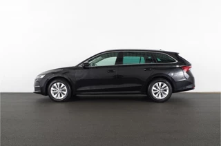 Škoda Octavia ŠKODA Octavia Combi 1.5 TSI MHEV First Edition > Camera/Adapt.cruise/Winterpakket... - afbeelding nr 12