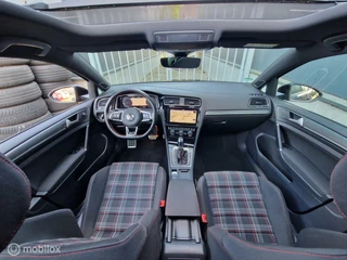 Volkswagen Golf Volkswagen Golf 2.0 TSI GTI Performance /PANO/DYNAUDIO/CAMERA/ LED PLUS / DAB+/1e EIG/ DEALERONDERHOUDEN / - afbeelding nr 19