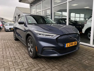Ford Mustang Mach-E Ford Mustang Mach-E RWD 75 kWh | Rondomzichtcamera | Lederen Bekleding | Trekhaak | LED | Stoelverwarming | Stuurwielverwarming | B&O Audio | Apple Carplay/Android Auto | - afbeelding nr 22