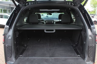 Land Rover Discovery Land Rover Discovery 3.0 Td6 HSE Luxury 7p. / Trekhaak / Panoramadak / 360Camera / 22'' / Volleder / Virtual Cockpit / Stuurverwarming / Keyless / Luchtvering / Meridian / DAB / Stoelverwarming / Cruise Control - afbeelding nr 16