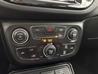 Jeep Compass Aut. *LEATHER-MICROFIBRE | NAVI-FULLMAP | KEYLESS | CAMERA | HEATED-SEATS | COMFORT-SEATS | DAB+ | ECC | LANE-ASSIST | PDC | CRUISE | 19''ALU* - afbeelding nr 15