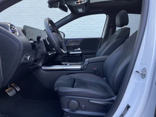 Mercedes-Benz B-Klasse Mercedes-Benz B-Klasse 200 AMG Line | Pano | Trekhaak | Camera | Ambient Light | Dodehoek | Keyless - afbeelding nr 25