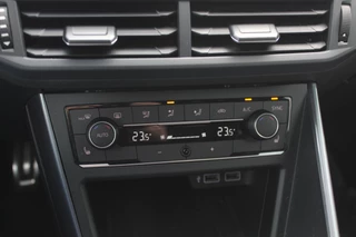 Volkswagen Polo Volkswagen Polo 1.0 TSI Highline 3x R-line / Full option! / Panoramadak / Camera / Virtual Cockpit / Keyless / 17'' / Dynaudio / Winterpakket / LED Koplampen / Navigatie / DAB / ACC - afbeelding nr 27