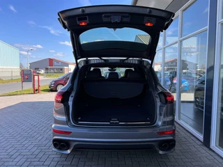 Porsche Cayenne Porsche Cayenne 3.6 GTS | Panoramadak | Bose | Sportchrono | Navi | Camera | Stoelverwarming Voor/Achter | Verwarmd Stuurwiel | LED | - afbeelding nr 9