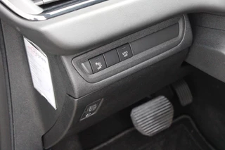 Peugeot 208 Peugeot 208 1.2 110PK AUTOMAAT SIGNATURE | NAVIGATIE | APPLE CARPLAY/ANDROID AUTO | PARKEERSENSOREN | DAB+ RADIO | LICHTMETALEN VELGEN | GETINTE RUITEN | CLIMATE CONTROL | CRUISE CONTROL | - afbeelding nr 29