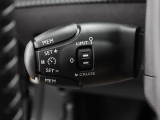 Peugeot 2008 Peugeot 2008 1.2 PureTech Active Pack | Navigatie | Airco | Cruise Control | Led | Parkeer sensoren - afbeelding nr 14
