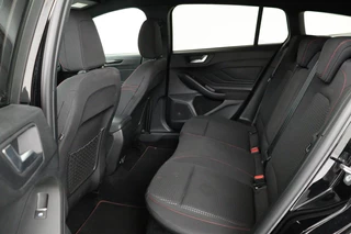 Ford Focus Ford Focus 1.5 EcoBoost ST Line | Camera | Carplay |  Full LED | Keyless | Navigatie | Climate control | Sportstoelen | Cruise control - afbeelding nr 6