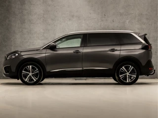 Peugeot 5008 Peugeot 5008 1.2 Puretech Sport 7 Persoons (APPLE CARPLAY, GROOT NAVI, LEDER, STOELVERWARMING, 360 CAMERA, SPORTSTOELEN, KEYLESS, GETINT GLAS, TREKHAAK, DAB+, NIEUWE APK, NIEUWSTAAT) - afbeelding nr 2