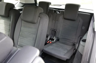 Volkswagen Touran Volkswagen Touran 1.5 TSI R-line 7pers. CAMERA STOELVERW. - afbeelding nr 8