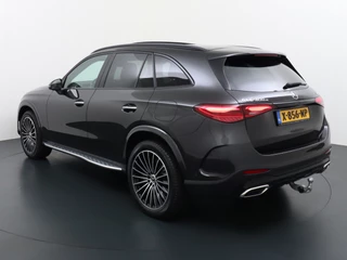 Mercedes-Benz GLC Mercedes-Benz GLC 300e AMG // Trekhaak // Distronic // Panoramadak // Memory // 360 Camera // Keyless // 20 inch - afbeelding nr 2