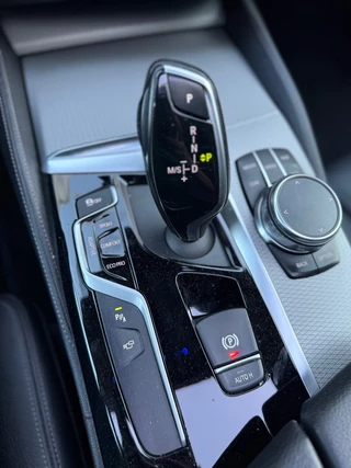 BMW 5 Serie BMW 5-serie M550i xDrive M-Pakket|Pano|Softclose|B&W|Alcantara|360|Leder - afbeelding nr 83