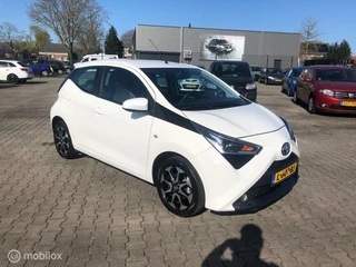 Toyota Aygo Toyota Aygo 1.0 VVT-i X 5DRS AIRCO CAMERA LED LMV - afbeelding nr 2