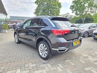 Volkswagen T-Roc Volkswagen T-Roc 1.5 TSI Sport AUTOMAAT Clima|Navi|Camera|Virtual|Nap!! - afbeelding nr 45