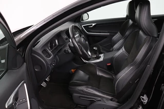 Volvo V60 Volvo V60 2.0 T3 R-Design | Dealer onderhouden |  Stoelverwarming | Xenon | Trekhaak | Navigatie | Leder/Alcantara | Parkeerhulp | Bluetooth | Cruise control - afbeelding nr 4