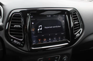 Jeep Compass Jeep Compass 1.4 MultiAir Limited 4x4 / Trekhaak / Camera / Half leder / Navigatie / Keyless / 17'' / Stuurverwarming / DAB / Stoelverwarming / Cruise Control - afbeelding nr 20