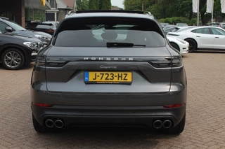 Porsche Cayenne Porsche Cayenne 3.0 E-Hybrid / Trekhaak / Panoramadak / 360Camera / Head-up / 21'' / Keyless / Bose / Sportchrono / Softclose / Stuurverwarming / Leder / Cruise Control - afbeelding nr 15