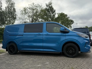 Ford Transit Custom Ford Transit Custom 300 2.0 TDCI L2H1 Limited DC 136pk | SCI | Dubbele Cabine | Digital Aqua Blue | Trekhaak | Dubbele Schuifdeur | Bijrijdersstoel | Sidesteps | Bumperpakket | Zwarte velgen  | Stoelverwarming | Camera - afbeelding nr 2