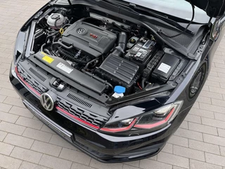 Volkswagen Golf Volkswagen Golf 2.0 TSI GTI Performance Pano Alcantara Virtual - afbeelding nr 38