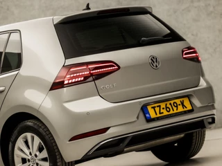 Volkswagen Golf Volkswagen Golf 1.0 TSI Sportline (APPLE CARPLAY, GROOT NAVI, CLIMATE, STOELVERWARMING, DYNAMISCHE KNIPPERLICHTEN, MASSAGE, ALCANTARA, ADAPTIVE CRUISE, PARKEERSENSOREN, GETINT GLAS, LM VELGEN, NIEUWSTAAT) - afbeelding nr 13