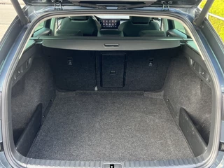 Škoda Octavia Škoda Octavia Combi 1.0 e-TSI Automaat Business Edition Navi Trekhaak Camera Carplay ACC DAB Stoel + Stuurverwarming Keyless Getint Glas NL Auto - afbeelding nr 5