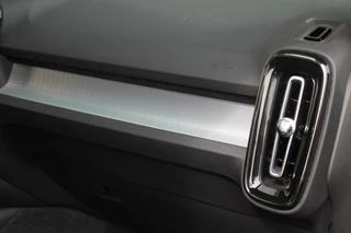 Volvo XC40 Volvo XC40 T3 Momentum Business | Parkeercamera | Stoelverwarming | Trekhaak | Pilot Assist | Keyless - afbeelding nr 35