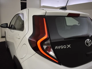 Toyota Aygo Toyota Aygo X 1.0 VVT-i S-CVT Play Automaat | Camera - afbeelding nr 16
