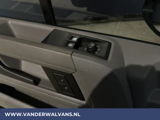 Volkswagen Crafter Volkswagen Crafter 2.0 TDI 140 pk L3H3 L2H2 Euro6 Airco | Camera | Cruisecontrol | Apple Carplay Android Auto, Chauffeursstoel, Parkeersensoren, Bijrijdersbank, 3000kg Trekvermogen, zilver - afbeelding nr 19