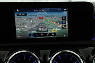 Mercedes-Benz A-Klasse Mercedes-Benz A-klasse 250e AMG Night | Carplay | Stoelverwarming |  Camera | Leder/Alcantara | Full LED | Sfeerverlichting | Park Assist | Navigatie - afbeelding nr 11