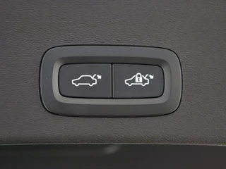 Volvo XC40 Volvo XC40 B4 Plus Dark | Trekhaak | Dodehoekdetectie | Achteruitrijcamera - afbeelding nr 35