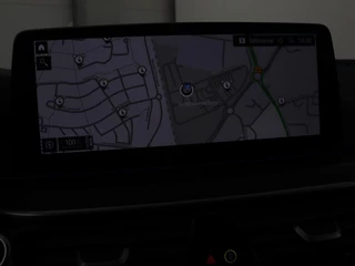 BMW 5 Serie BMW 5-serie 530e xDrive M Sport | Panoramadak |  Harman/Kardon | Stoel & stuurverwarming | Adaptive cruise | Camera | Trekhaak | Carplay | Achterbankverwarming | Live Cockpit | Sportstoelen - afbeelding nr 21