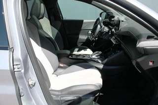 Peugeot 208 Peugeot 208 1.2 PureTech GT Automaat | Pano |stoelverw | Keyless - afbeelding nr 7