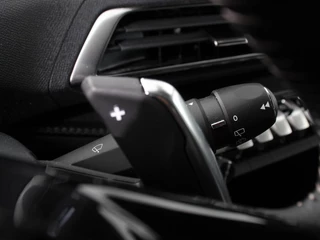 Peugeot 3008 Peugeot 3008 1.2 PureTech Allure Climate control Adaptive cruise control Achteruitrijd camera Parkeersensoren Verwarmde voorstoelen LED Navigatie Apple Carplay/ Android Auto - afbeelding nr 23