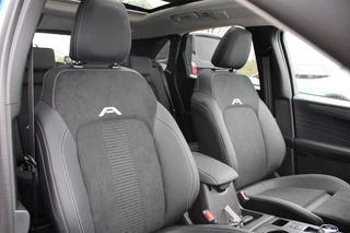 Ford Kuga Ford Kuga 2.5 PHEV Active X Driver Assistance Pack | Panoramadak | Winter Pack | Wegklapbare trekhaak | 19 inch lichtmetalen velgen | Adaptieve Matrix LED koplampen met Coast to Coast |  Reservewiel | - afbeelding nr 19