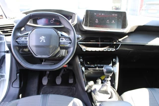 Peugeot 208 Peugeot 208 1.2 PureTech Allure Carplay/Pano 