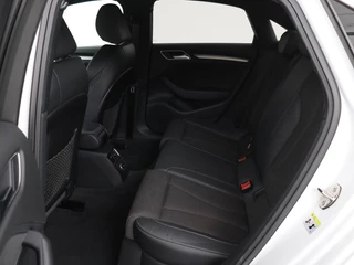 Audi A3 Audi A3 30 TFSI Sport S Line Edition | Half leder |  Full LED | Sportstoelen | Navigatie | Trekhaak | Parkeerhulp | Climate control | Cruise control | Bluetooth - afbeelding nr 6