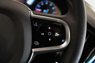 Volvo V60 Volvo V60 2.0 T6 Recharge AWD R-Design HEICO | PANO | B&W - afbeelding nr 42