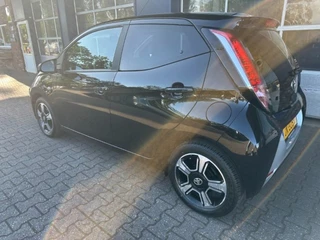 Toyota Aygo Toyota Aygo 1.0 VVT-I X-CITE CLIMA. CAMERA. LM VELGEN. KEYLESS. ALL.IN. - afbeelding nr 6
