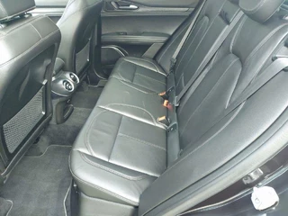 Alfa Romeo Stelvio Alfa Romeo Stelvio 2.0 T AWD Super Automaat, panoramadak,trekhaak,cruise,navigatie,achteruitrijcamera,lederen bekleding,parkeersensoren, - afbeelding nr 11