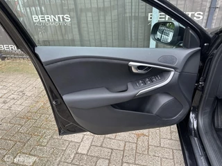 Volvo V40 Volvo V40 T2|Navigatie|Bluetooth|Parkeersensoren|Volvo on Call - afbeelding nr 28