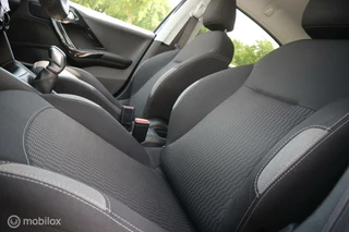 Peugeot 208 Peugeot 208 1.2 PureTech Blue Lease STYLE AIRCO/NAVIGATIE - afbeelding nr 6