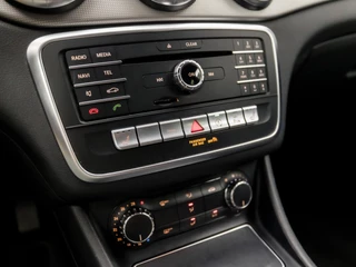 Mercedes-Benz CLA Mercedes-Benz CLA Shooting Brake 180 AMG Sport Automaat (GROOT NAVI, LEDER, CAMERA, GETINT GLAS, STOELVERWARMING, PORTSTOELEN, PARKEERSENSOREN, CRUISE, ZWART HEMEL, NIEUWE APK, NIEUWSTAAT) - afbeelding nr 9