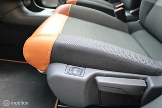 Citroën C3 Citroen C3 1.2 PureTech S&S Shine, Stoel verwarming, Pdc + camera, App connect, Cruise, Half leder, Donkerglas, Clima, Navi. - afbeelding nr 12