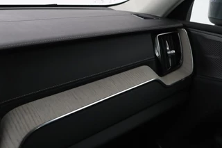 Volvo XC60 Volvo XC60 2.0 T6 Recharge AWD Inscription | Panoramadak |  Head-Up | Leder | Stoel & stuurverwarming | 360 camera | Harman/Kardon | Adaptive cruise | Full LED - afbeelding nr 37