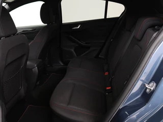 Ford Focus Ford Focus 1.0 EcoBosst Hybrid ST Line X |  Stoel & stuurverwarming | Camera | Full LED | Carplay | Keyless | Climate control | Cruise control - afbeelding nr 6