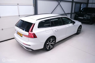 Volvo V60 Volvo V60 2.0 T8 Recharge AWD R-Design | NL auto | DAB+ | CarPlay | Adaptive | Blis | Rijklaar | - afbeelding nr 57