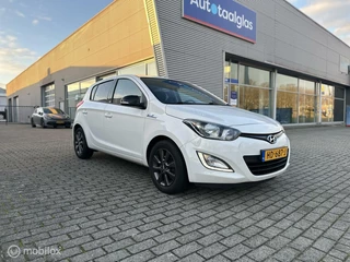 Hyundai i20 Hyundai i20 1.2HP  i-Drive Airco Led Cruise - afbeelding nr 3