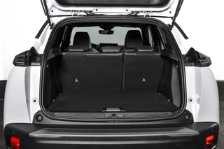 Peugeot 2008 Peugeot 2008 1.2 PureTech 130 PK GT - Automaat | Dig. Cockpit | Adapt. Cruise | Elek. stoel | Stoelverw. | PDC | Camera | NAV + App. Connect | ECC | LM 17
