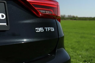 Audi Q3 Audi Q3 35 TFSI / 3x S-Line / 150PK / Automaat / Navi / Matrix LED / Keyless / 19