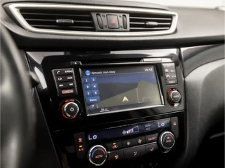 Nissan QASHQAI (NAVIGATIE, CLIMATE, 360 CAMERA, GETINT GLAS, TREKHAAK, SPORTSTOELEN, PARKEERSENSOREN, CRUISE, NIEUWE APK, NIEUWSTAAT) - afbeelding nr 8